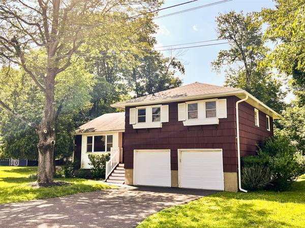 3 White TER, Cornwall On Hudson, NY 12520