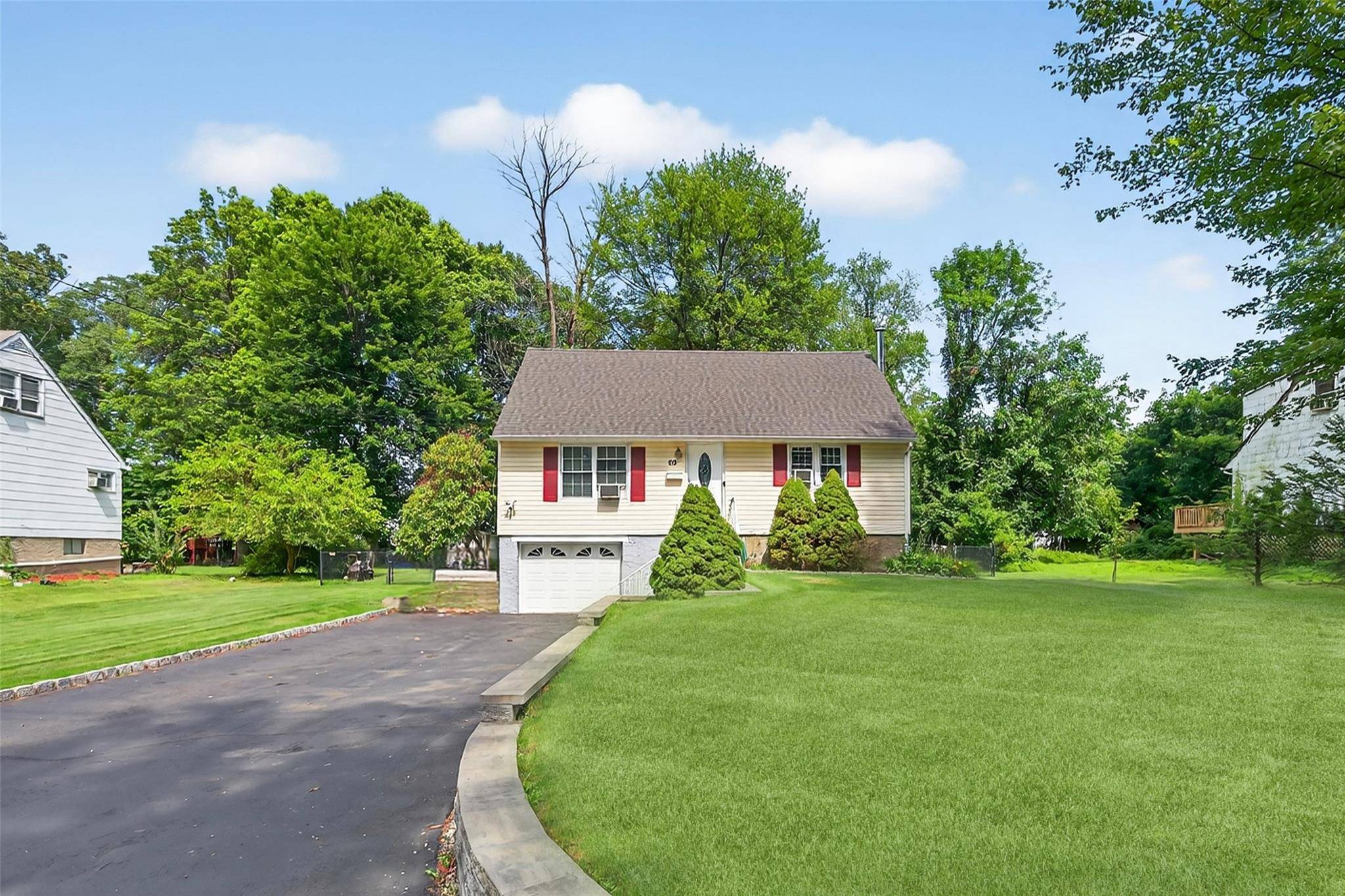 60 Freedman AVE, Nanuet, NY 10954