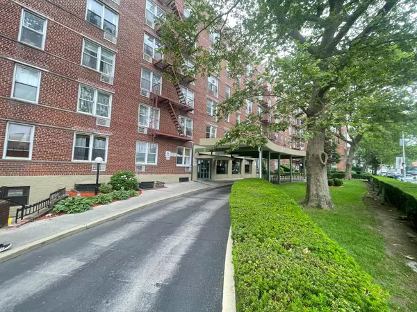 59-30 108th ST #2JJ, Corona, NY 11368