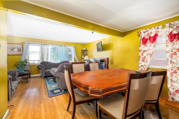 Rosedale, NY 11422,13318 233rd ST