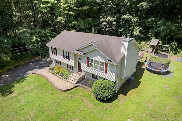 New Windsor, NY 12553,60 Palomino PL