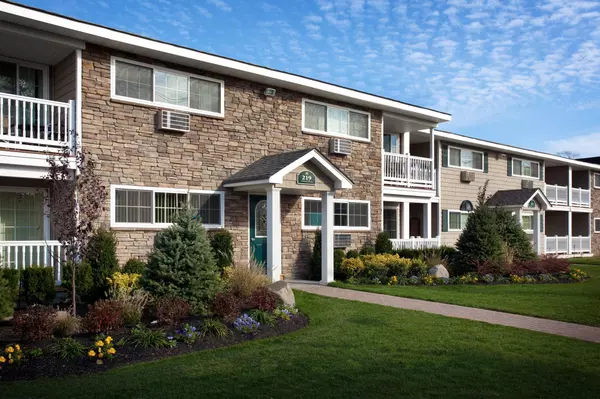 231 Lakeland AVE #2-3C, Sayville, NY 11782