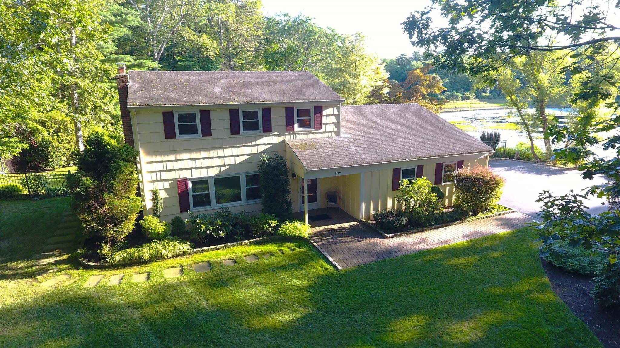 8 Scout TRL, Ridge, NY 11961