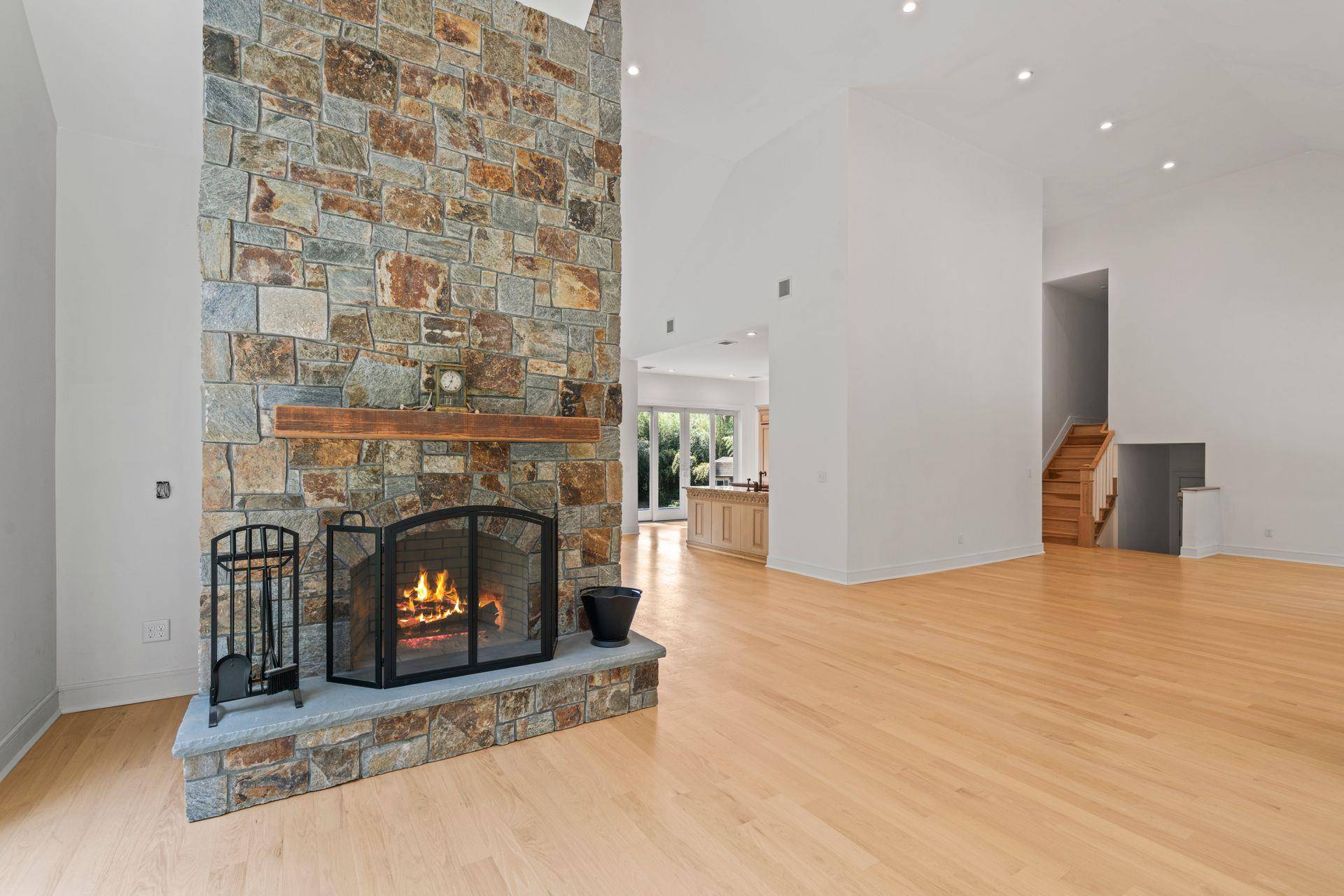 Saint James, NY 11780,18 Wilderness RD