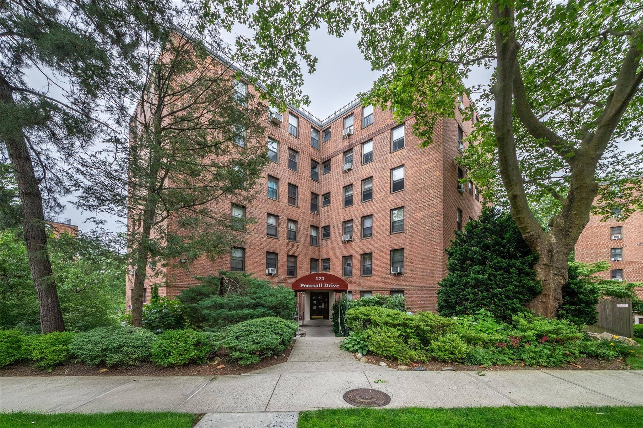 Mount Vernon, NY 10552,171 Pearsall DR #1G