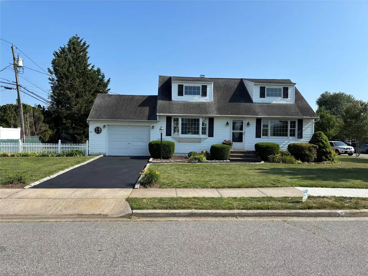 Hicksville, NY 11801,113 Wilfred BLVD