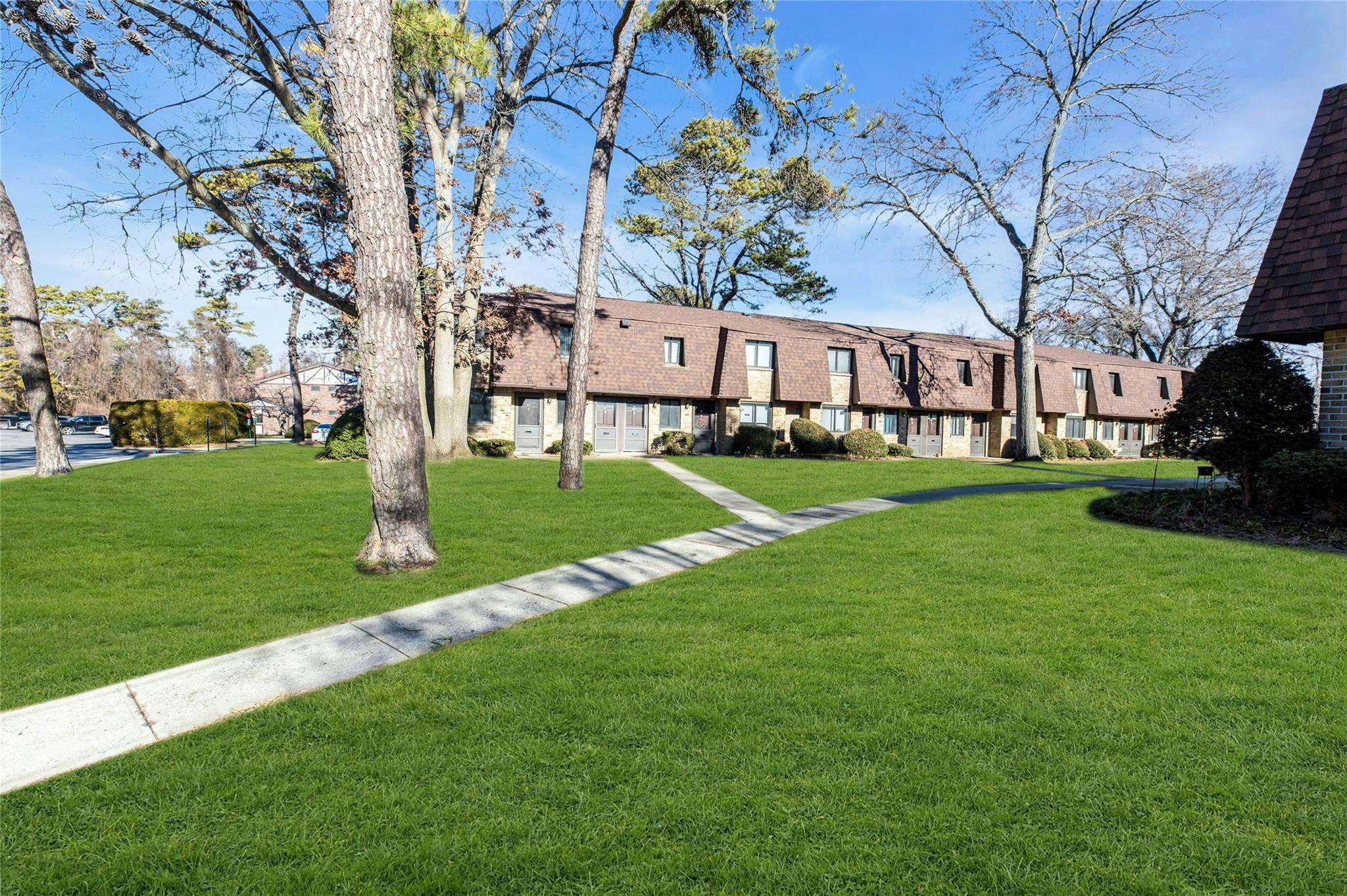 Bay Shore, NY 11706,35 Newbrook #35