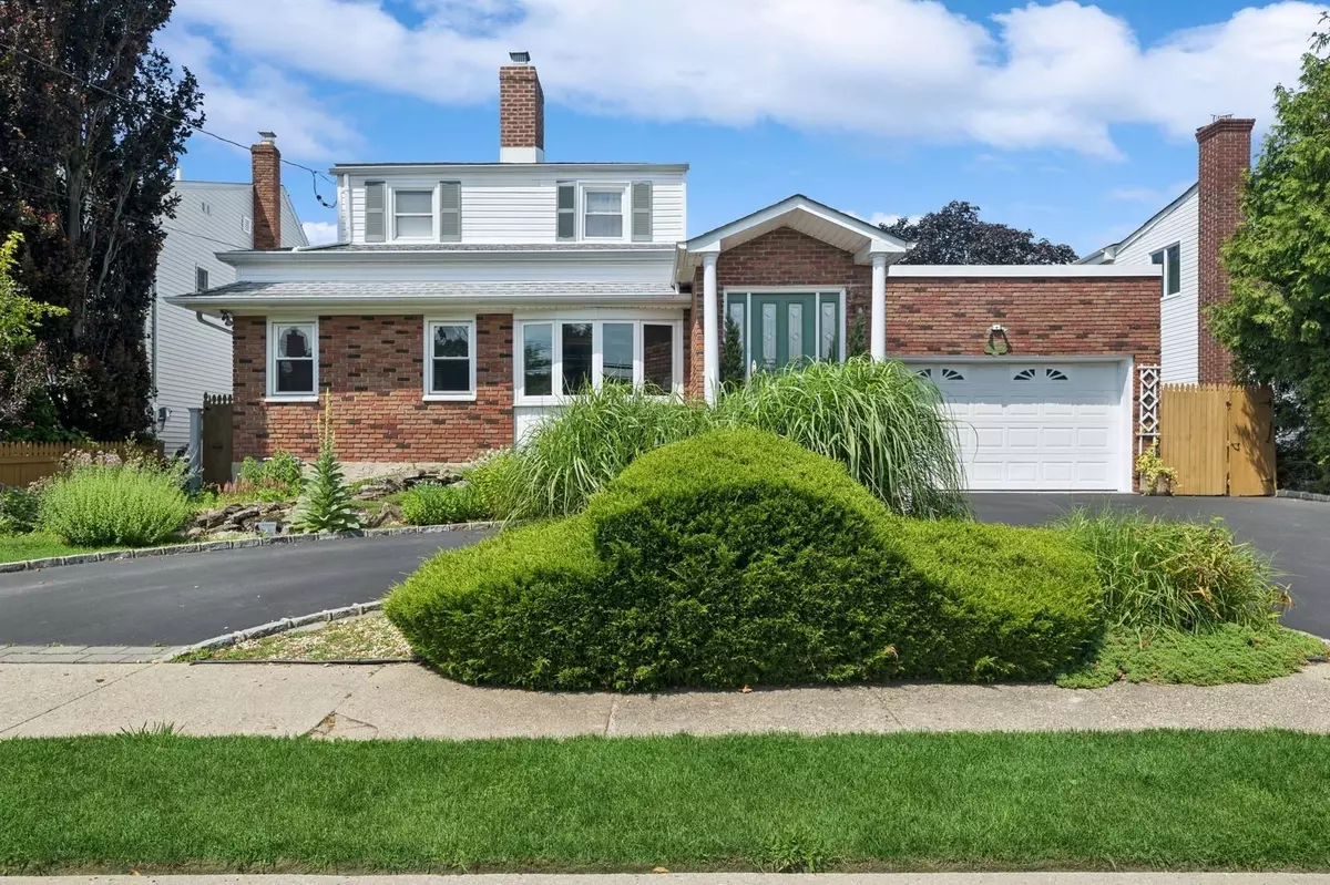 Oceanside, NY 11572,3380 Park AVE