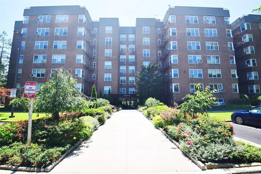 18-70 211th ST #5K, Bayside, NY 11360