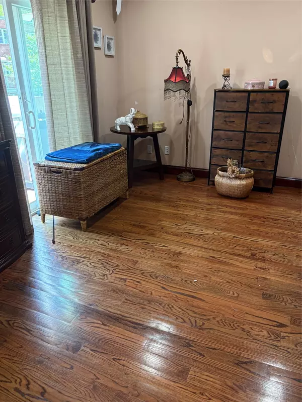 Bayside, NY 11361,4218 217th ST