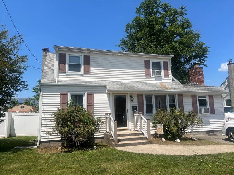 159 Van Buren ST, West Babylon, NY 11704