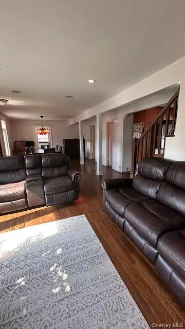 Franklin Square, NY 11010,422 Saint Agnes PL