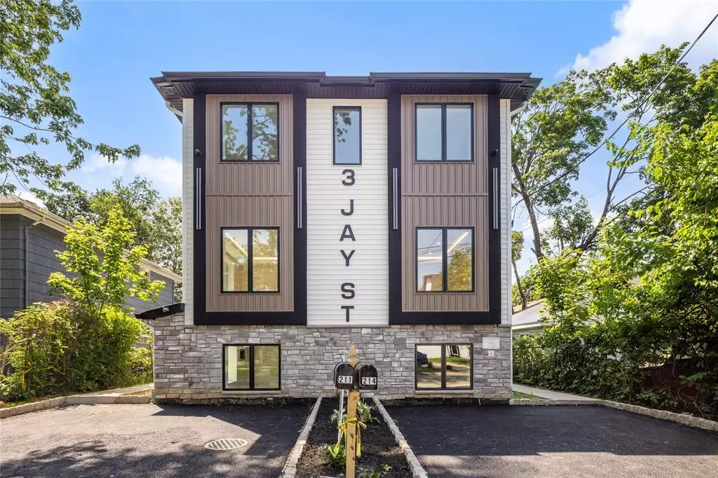 Spring Valley, NY 10977,3 Jay ST #211