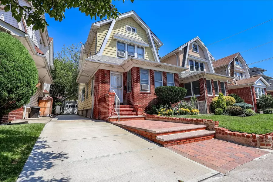 151-07 85th AVE, Briarwood, NY 11432