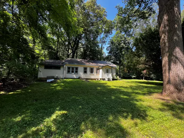 Crompond, NY 10517,2 Briar LN