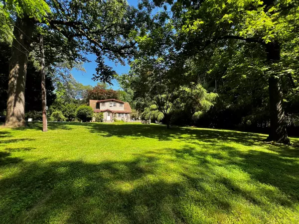 Crompond, NY 10517,2 Briar LN
