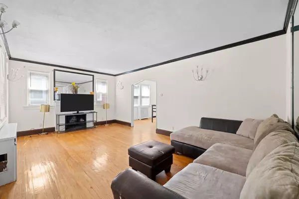 Saint Albans, NY 11412,189-18 114 DR