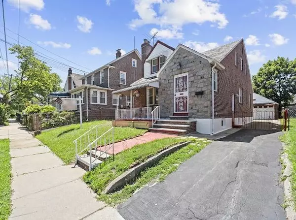 Saint Albans, NY 11412,189-18 114 DR