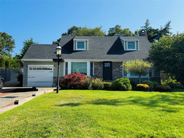 Commack, NY 11725,110 Roxbury DR