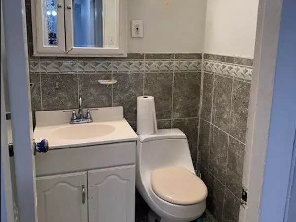 Bronx, NY 10475,3410 De Reimer AVE #2B