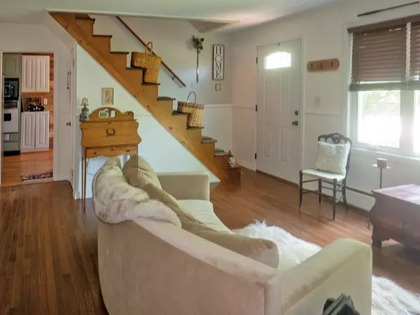 Hudson, NY 12534,438 Route 217