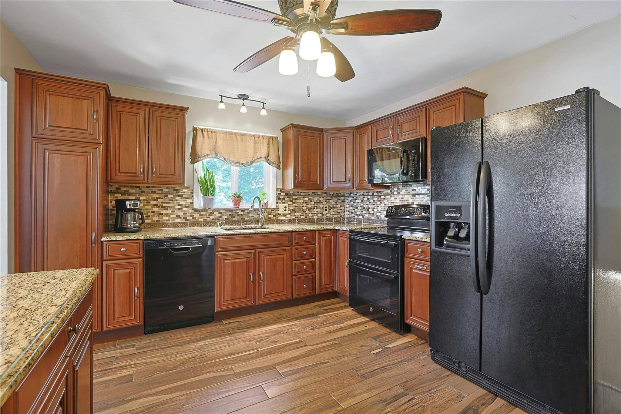Buchanan, NY 10511,204 Seward ST