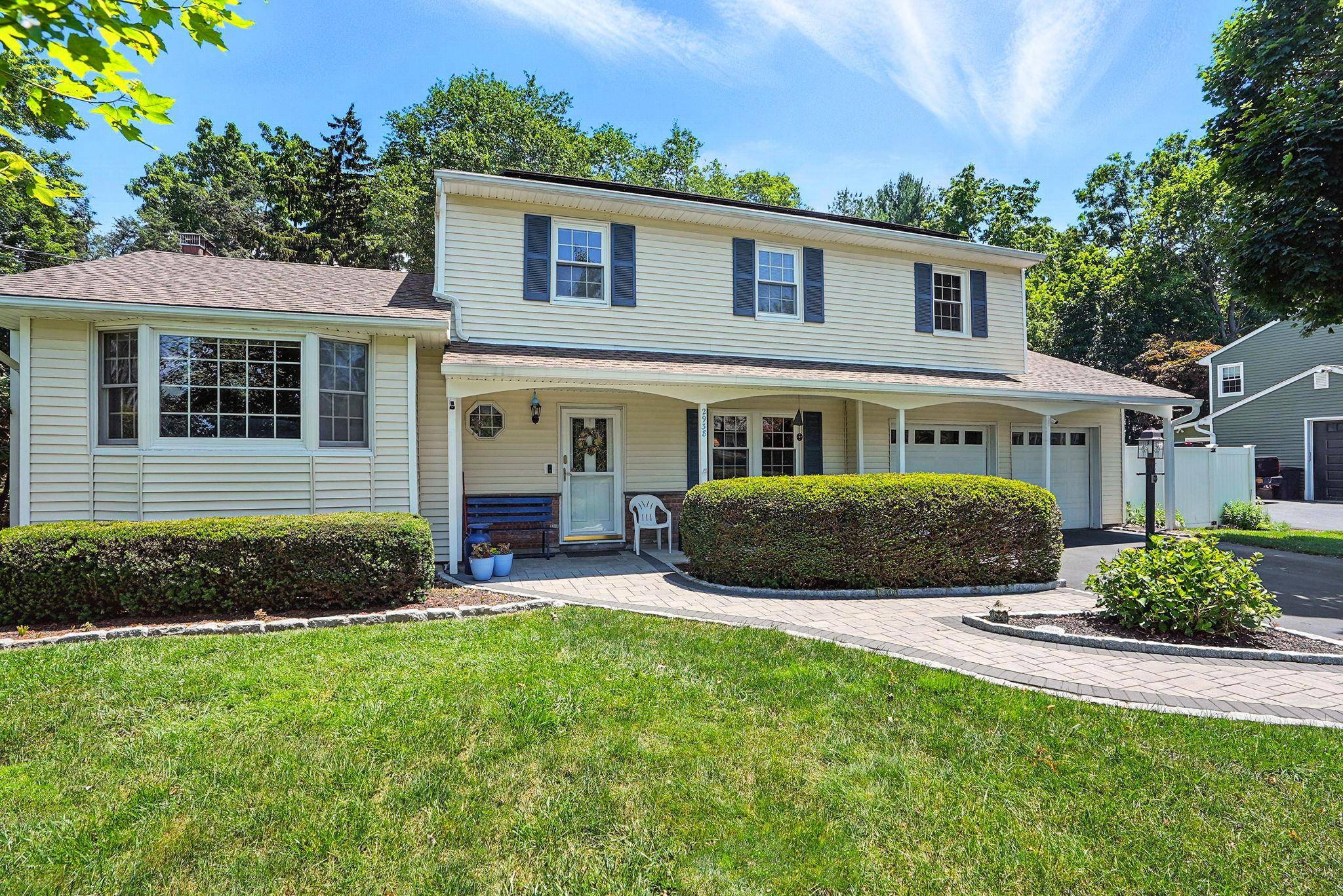 Yorktown Heights, NY 10598,2938 Saddle Ridge DR