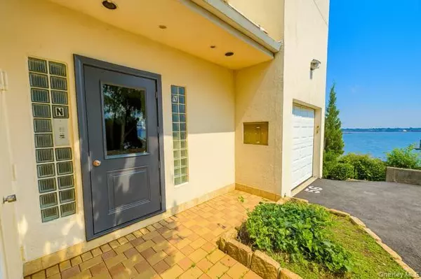 Bronx, NY 10465,2730 Schurz AVE #N3 & N4