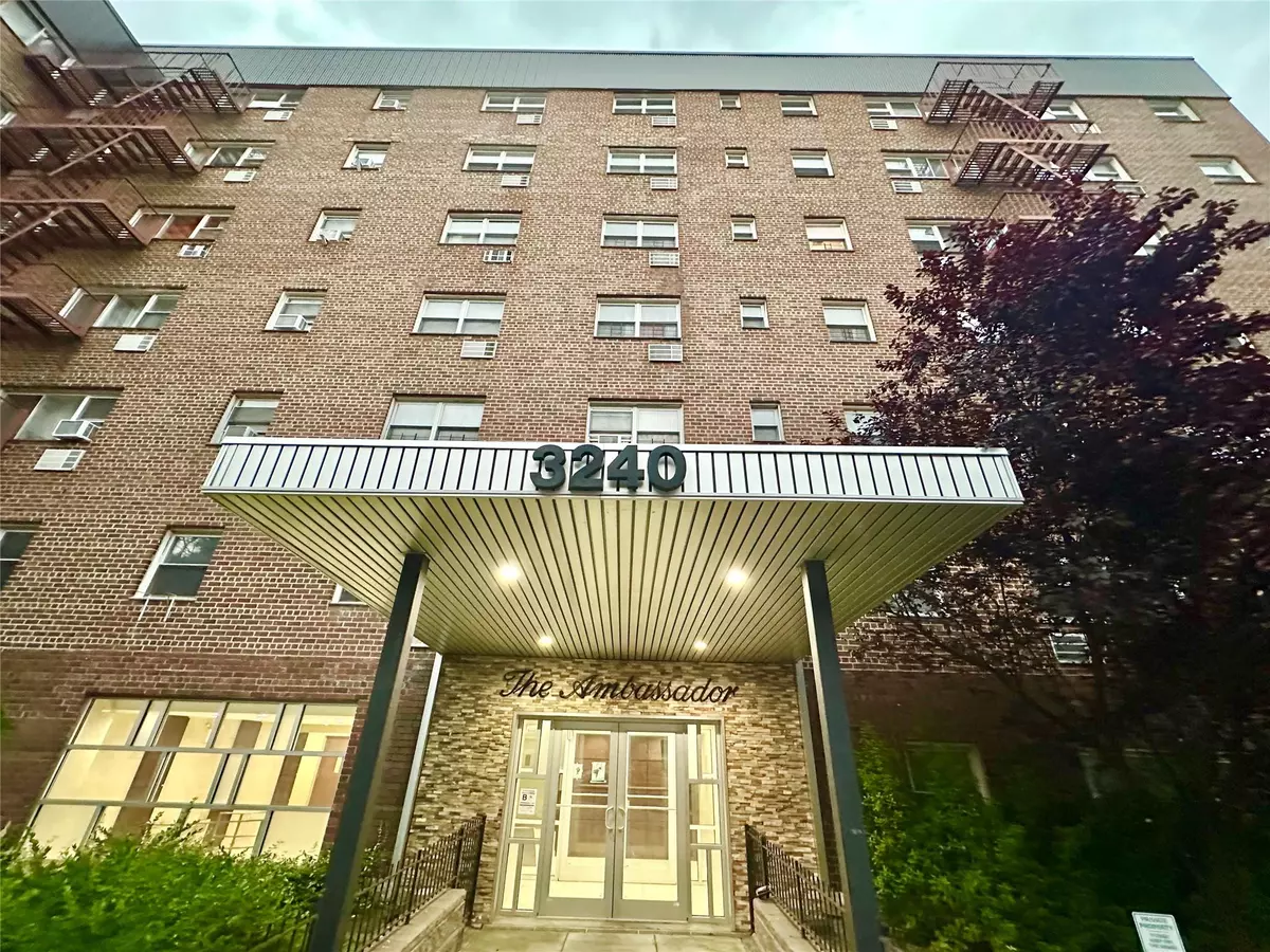 Bronx, NY 10463,3240 Riverdale AVE #2J