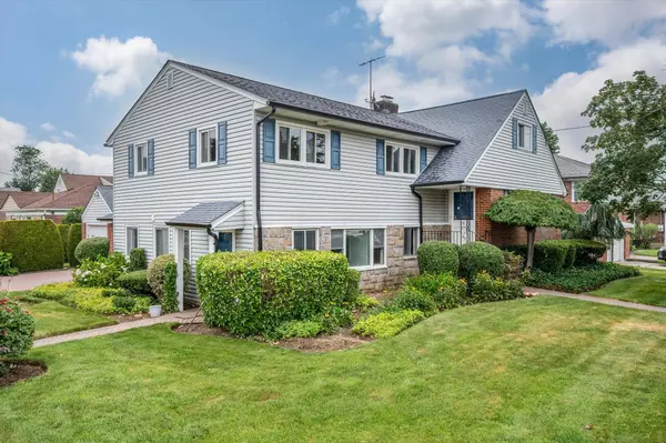 New Hyde Park, NY 11040,1901 New Hyde Park RD