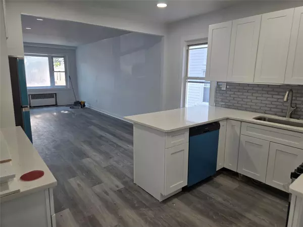 Bronx, NY 10466,4347 Grace AVE