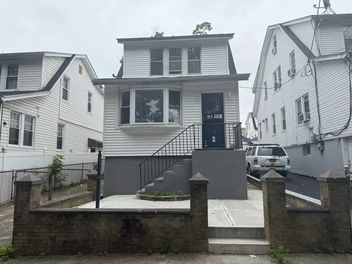 Bronx, NY 10466,4347 Grace AVE