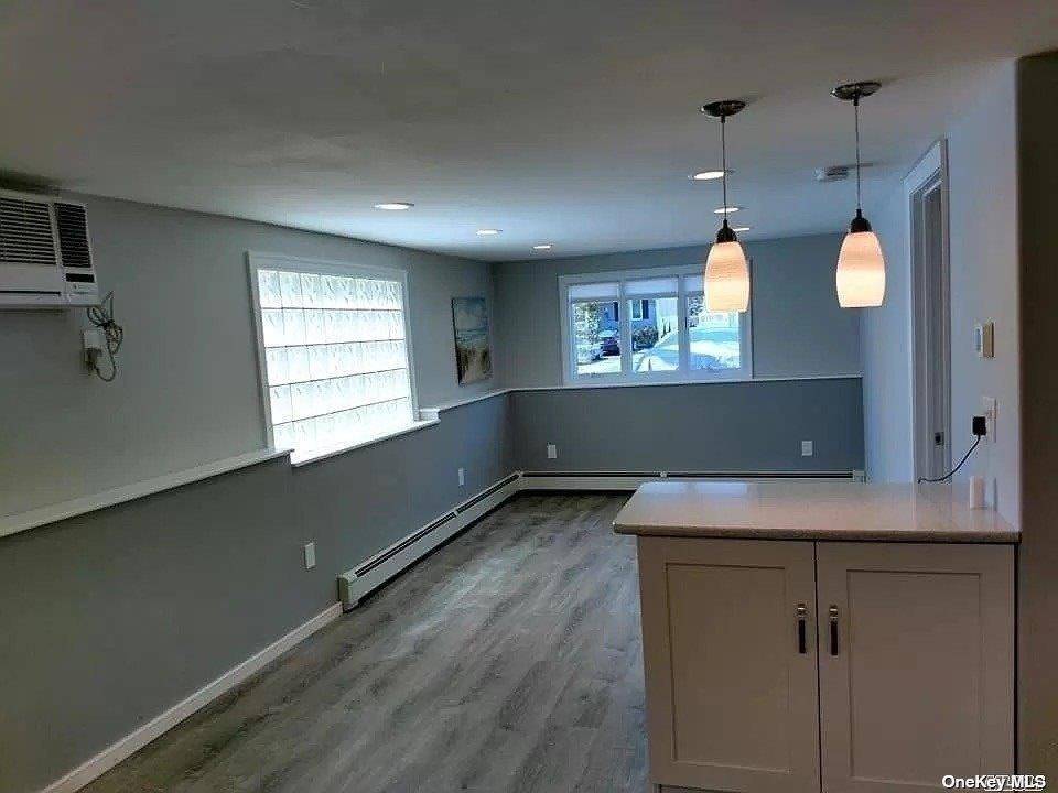 West Sayville, NY 11796,123 Joni DR