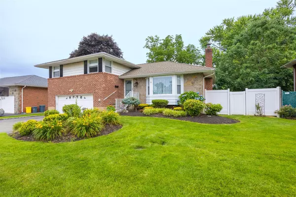 Syosset, NY 11791,7 Lorraine ST