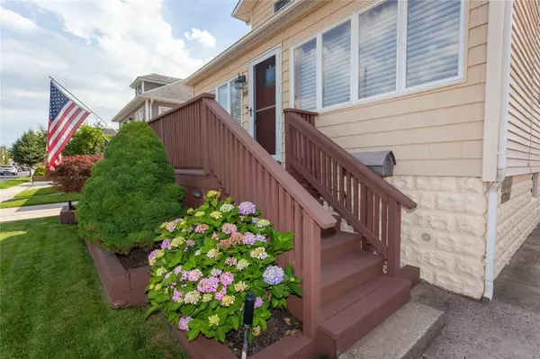 Island Park, NY 11558,66 Parma RD