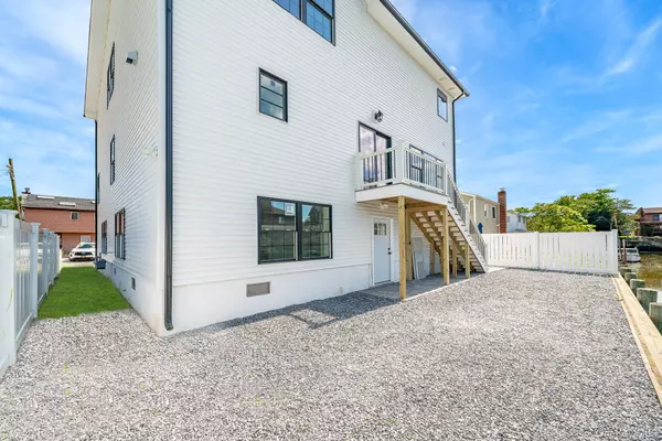 Bellmore, NY 11710,23 Bay ST