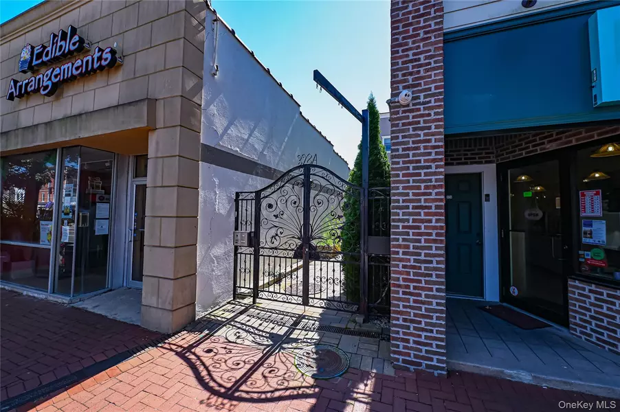 328A Main ST #1st Fl, Huntington, NY 11743