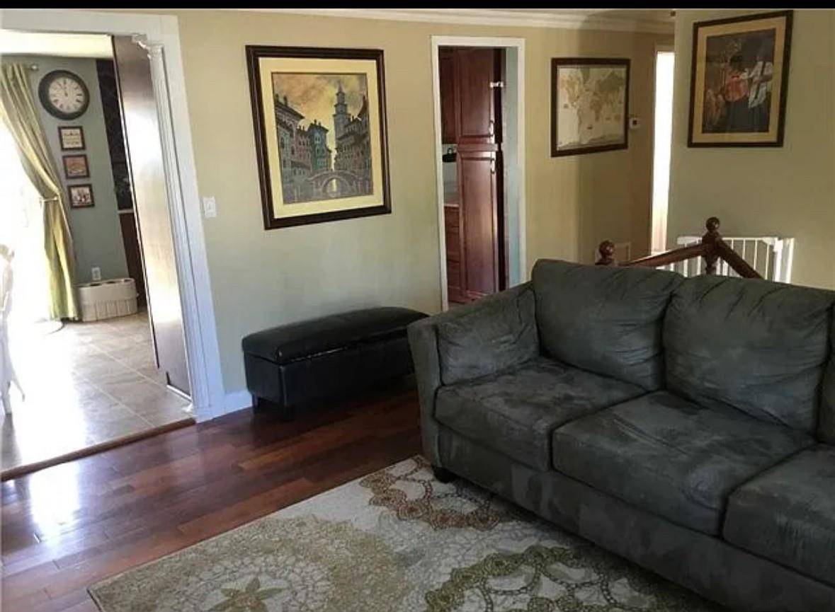 Selden, NY 11784,19 Biscayne DR