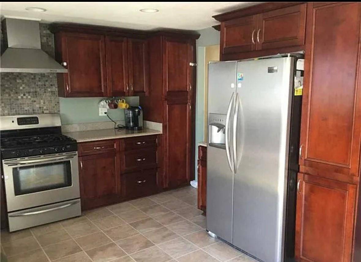 Selden, NY 11784,19 Biscayne DR