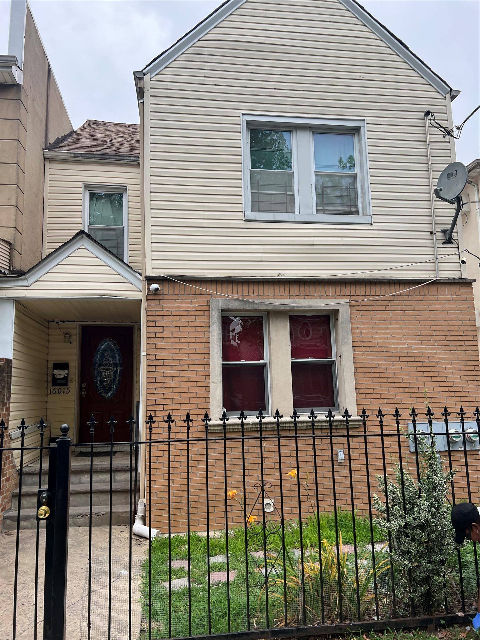 160-15 108 AVE, Jamaica, NY 11433
