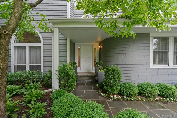 Manhasset, NY 11030,63 Sutton PL