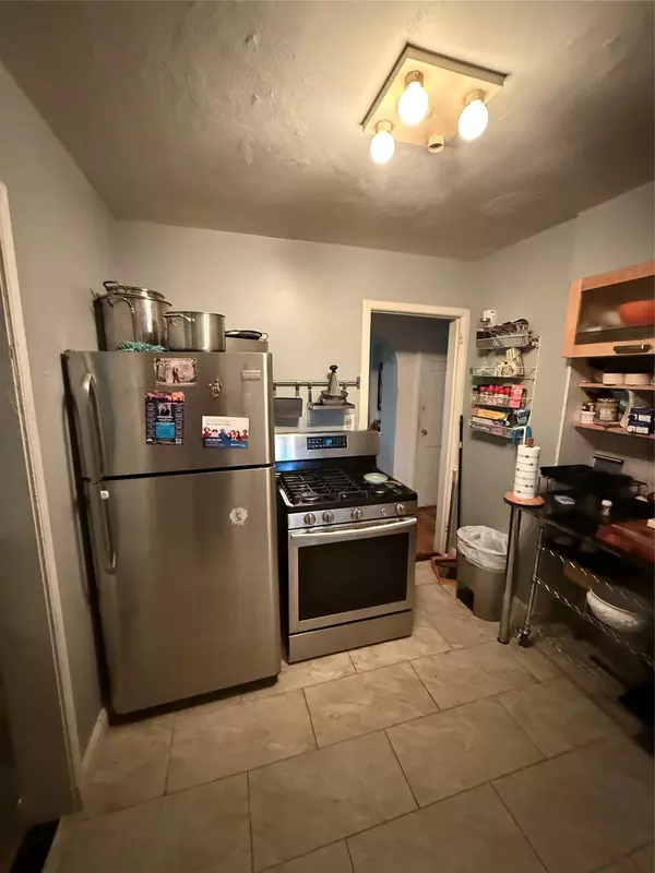 Valley Stream, NY 11581,15 Astor PL