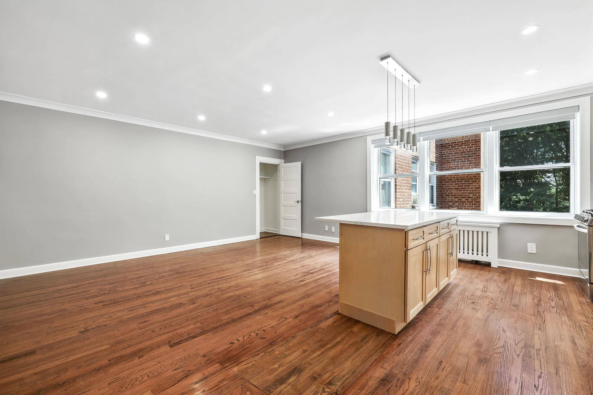 Bronxville, NY 10708,1133 Midland AVE #4L