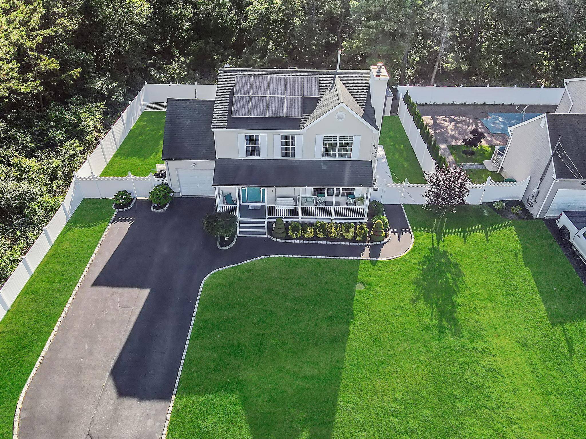 Bellport, NY 11713,914 Doane AVE