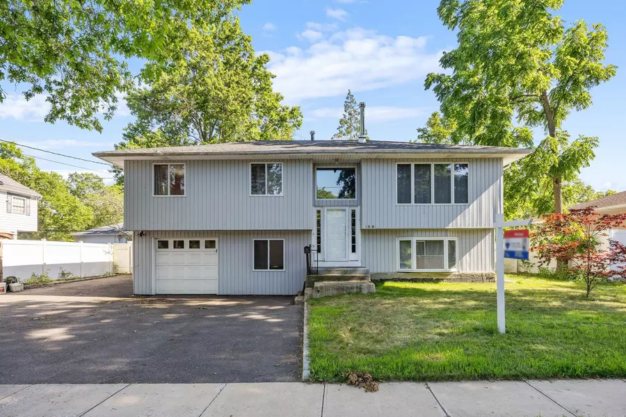 158 Wicks RD, Commack, NY 11725