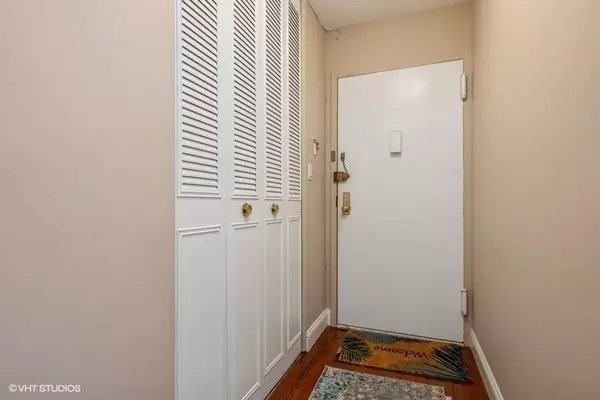 Rockville Centre, NY 11570,90 S PARK AVE #B17