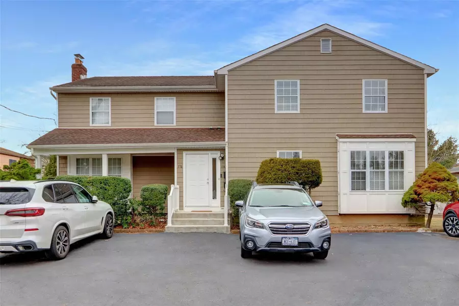176 Jackson AVE #A, Syosset, NY 11791
