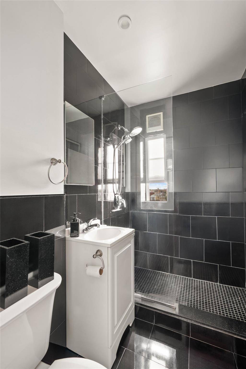 New York (manhattan), NY 10033,550 Fort Washington AVE #2B