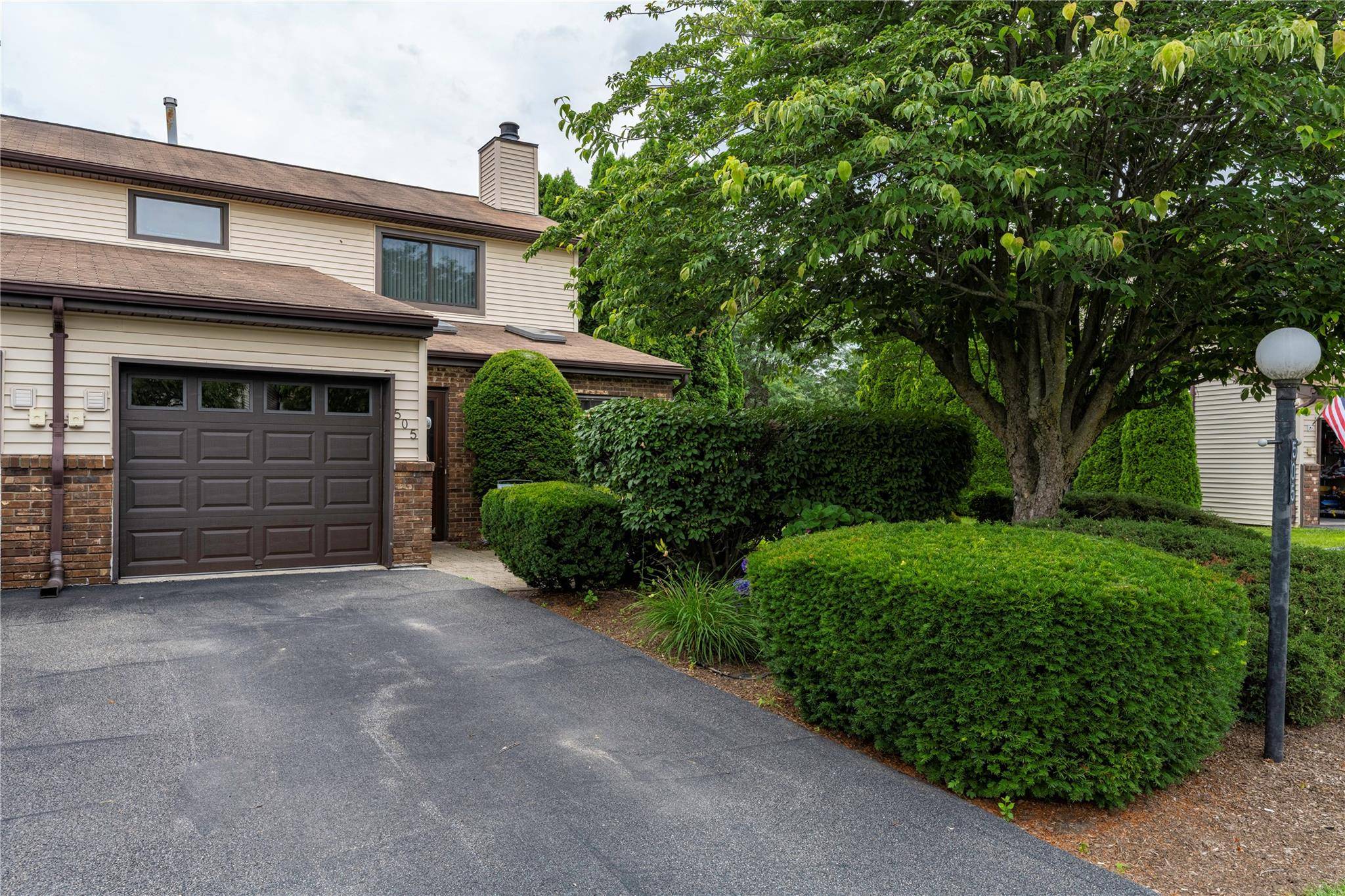 505 Barberry LN, New Windsor, NY 12553