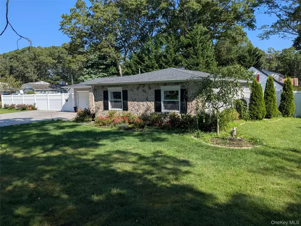 Centereach, NY 11720,9 SongSparrow LN